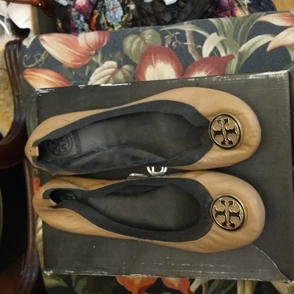 Used tory Burch flats.